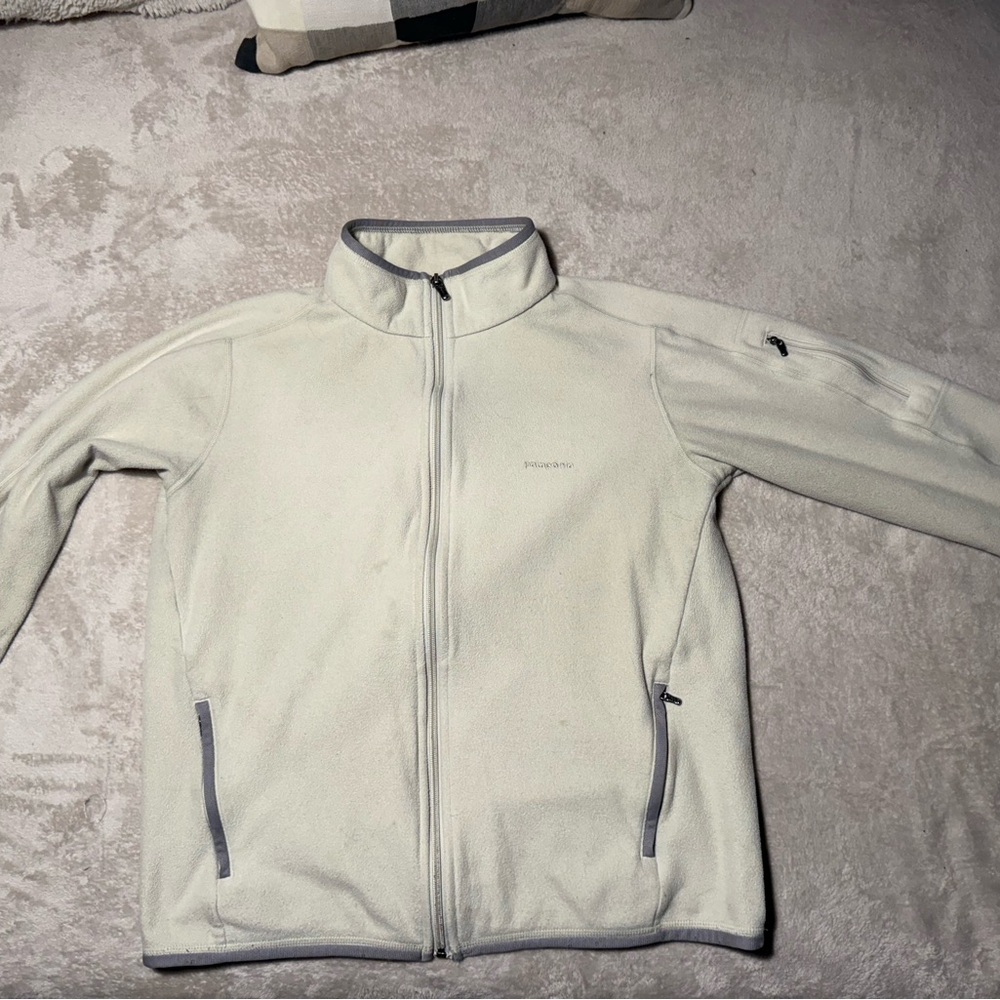 Patagonia Cream Fleece Jacket with Gray Accents